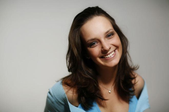 Актриса Анна Попова