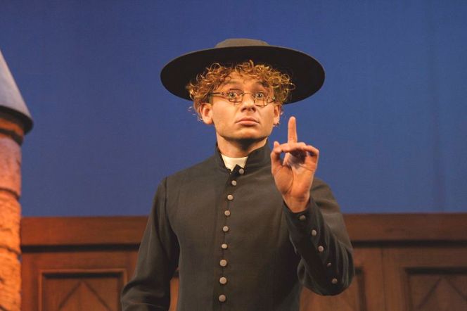 Александр Олешко в спектакле