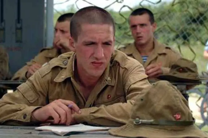 Артур Смольянинов в фильме «9 рота»