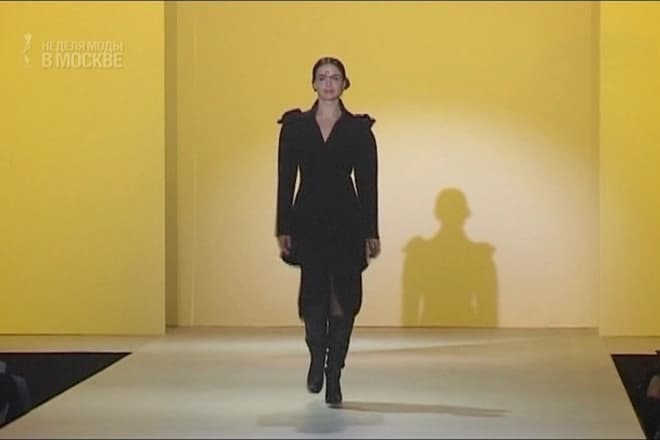 Инна Гомес на подиуме