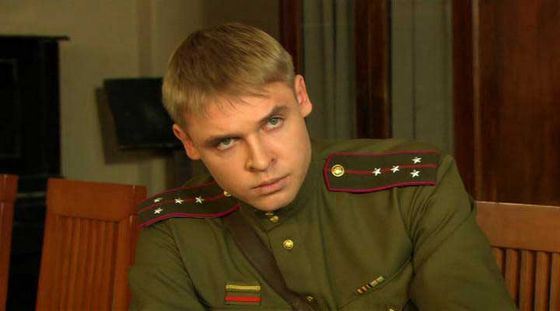 Творческая биография актера Александра Голубева началась в театре